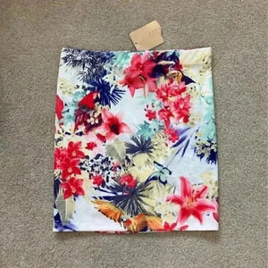 Zara trafaluc new with tags floral skirt in size small